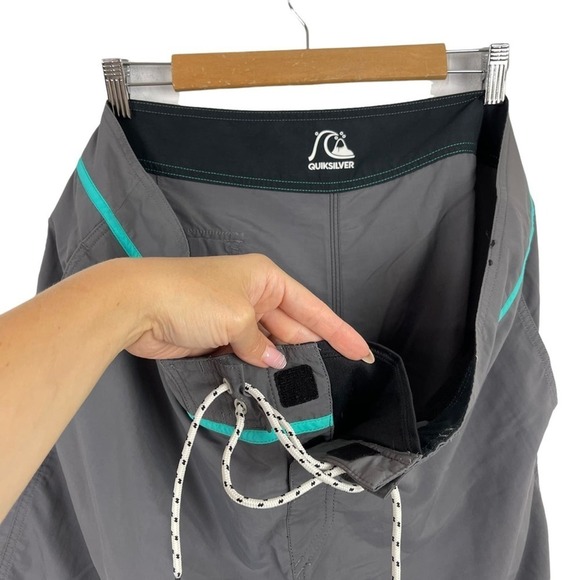 QUIKSILVER Men's Classic Yoke 17" Boardshort Swim Trunks Shorts Size 40 - Picture 13 of 16